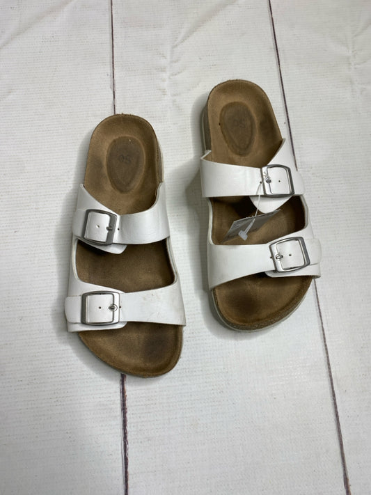 SO Size 4 Sandals