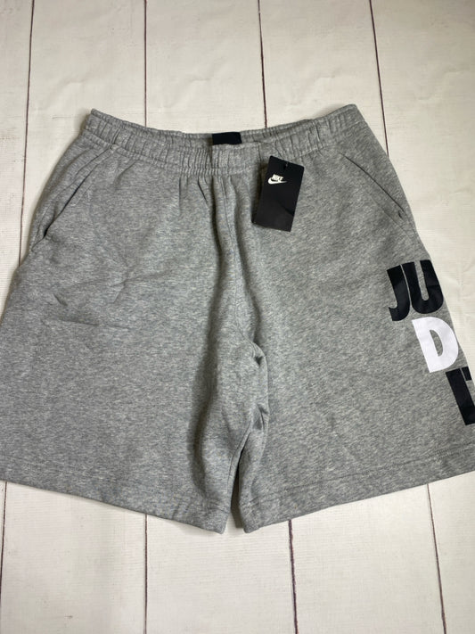 Nike Size Jr. - L Shorts