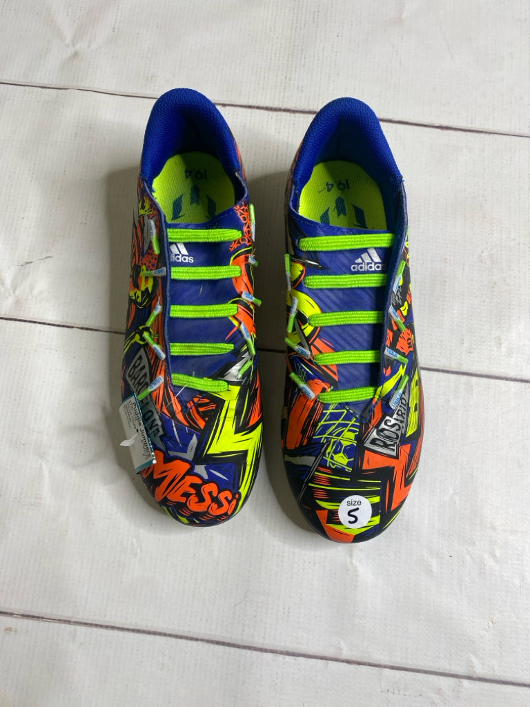 Adelaide Size 5 Soccer Cleats