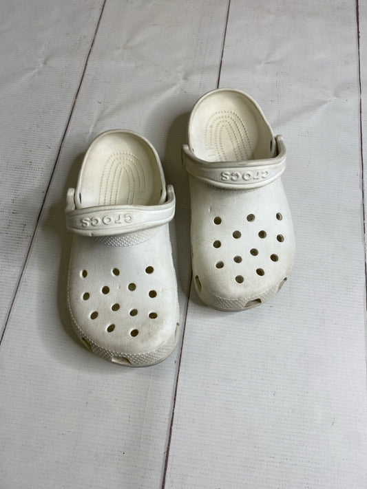 Crocs Size 5 Sandals