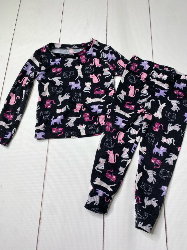 Penelope Mack Size 18M 2pc. Pajamas