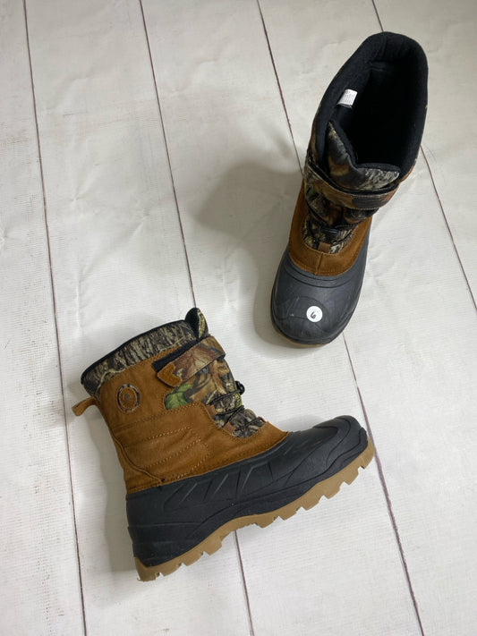 Ozark Trail Size 6 Snow Boots