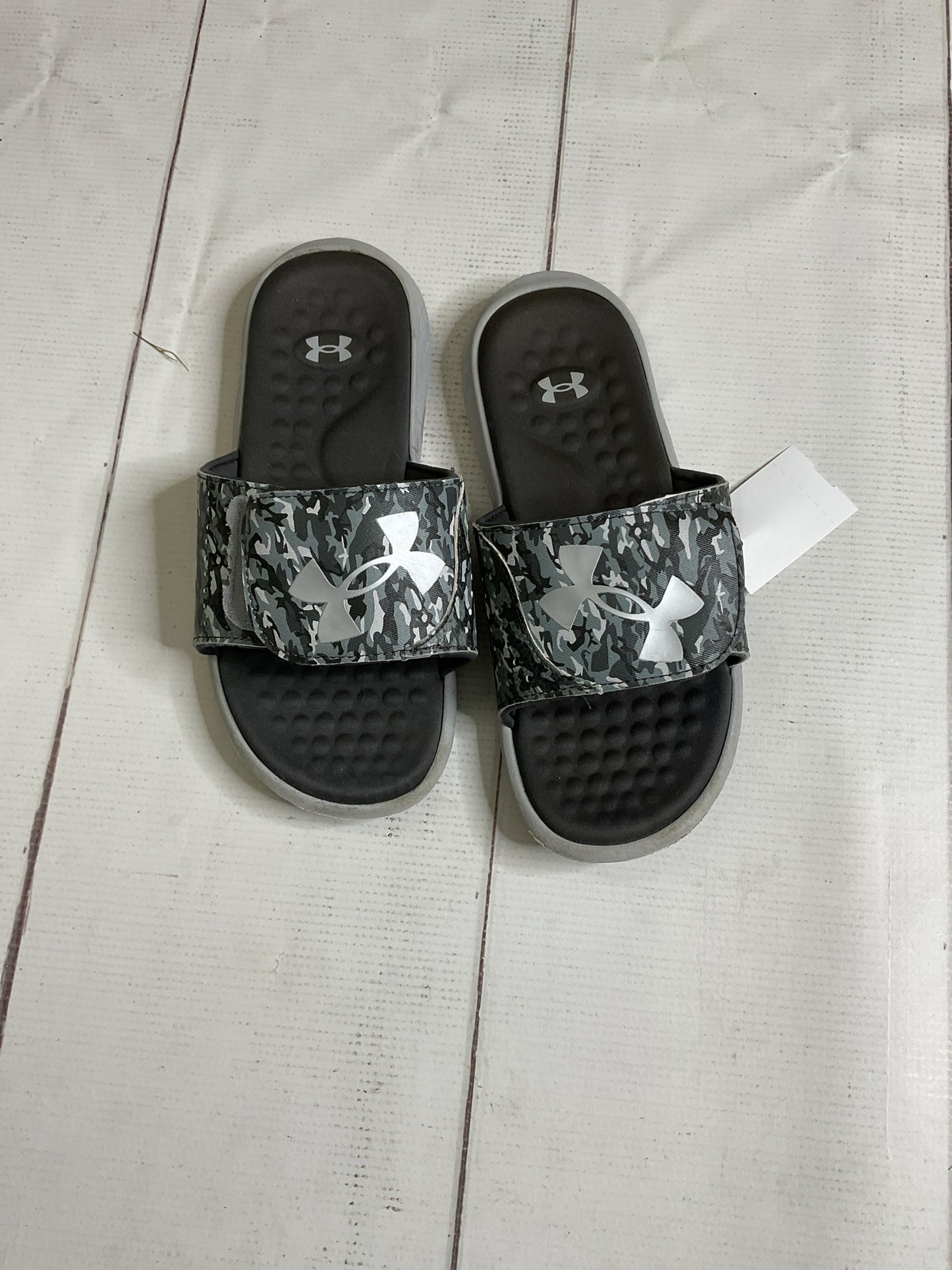 Under Armour Size 4 Slide