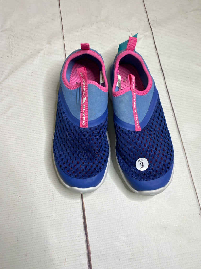 Size 3 Water Shoes