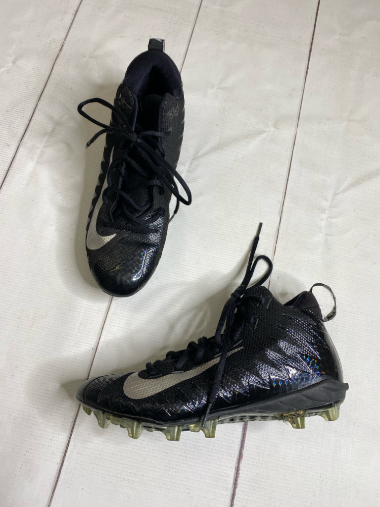 Nike Size 8 Football Cleats