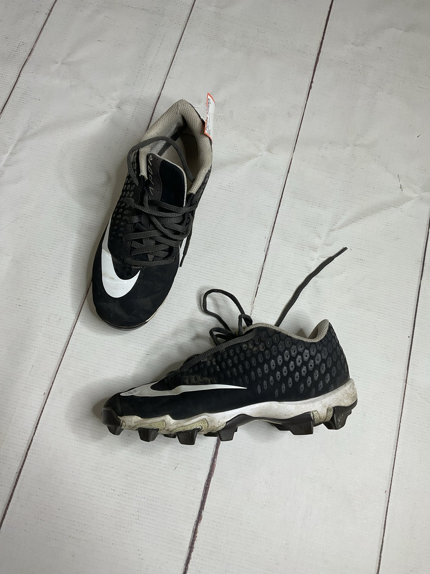 Nike Size 4.5 Baseball Cleats