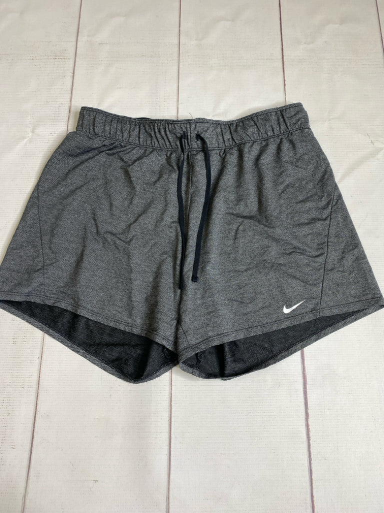 Nike Size Jr. - M Shorts