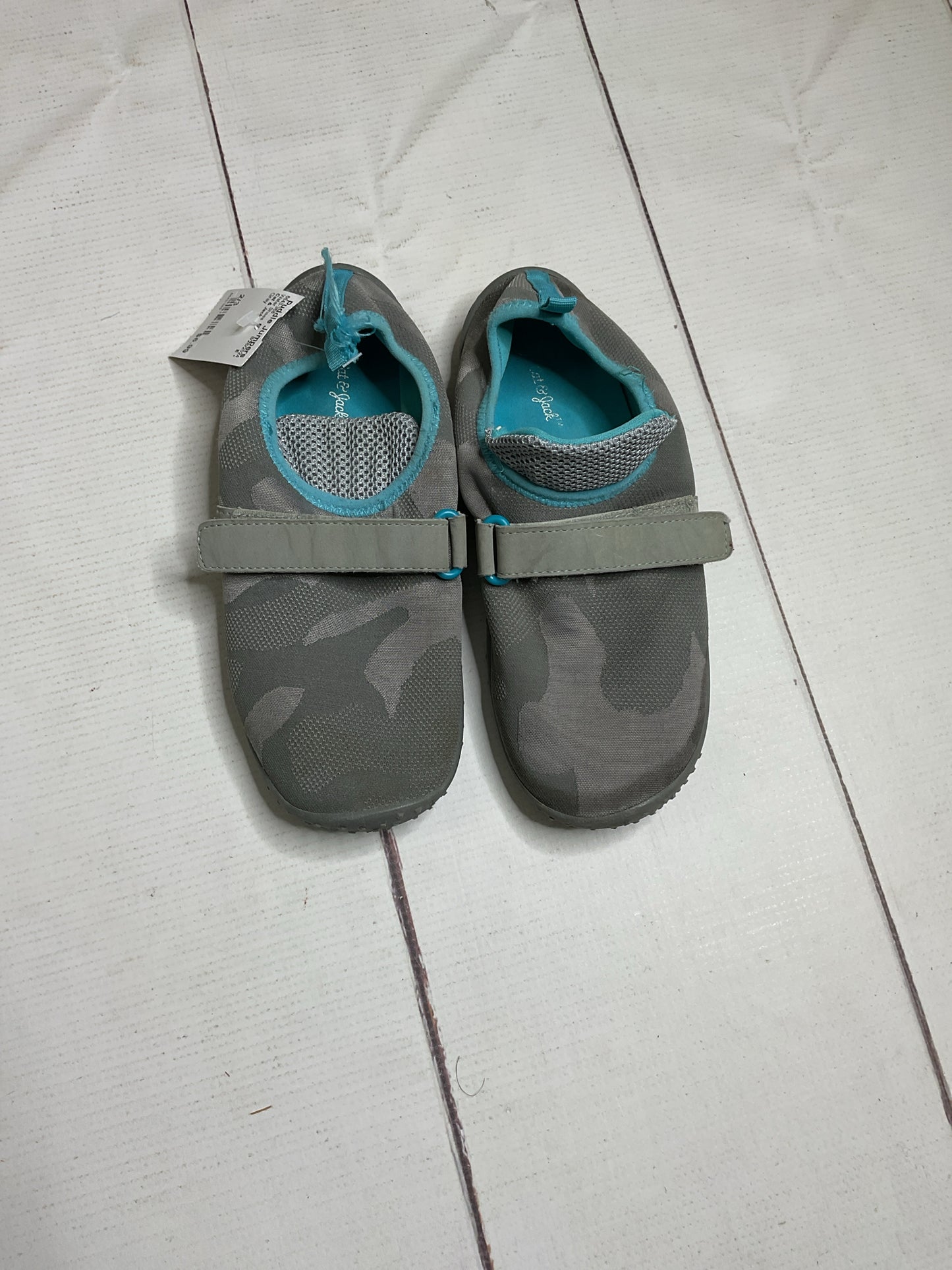 Cat & Jack Size 2/3 Water Shoes