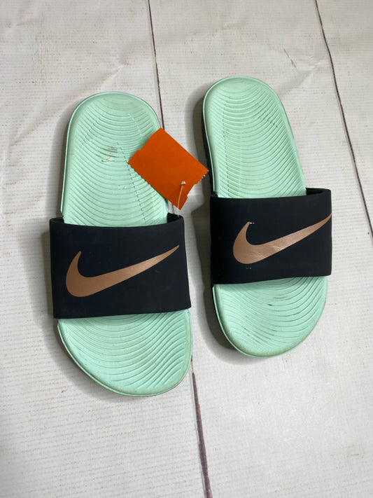 Nike Size 4 Slides