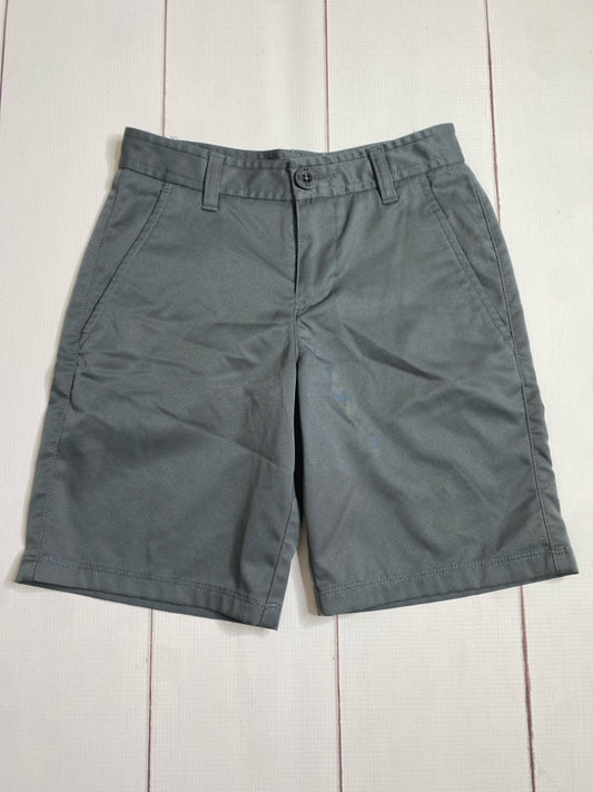 Under Armour Size 8 Golf Shorts