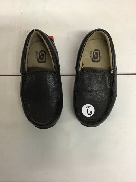 Children's Place Size 6 Shoes