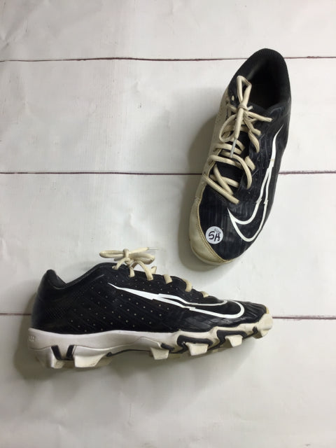 Nike Size 5.5 Baseball Cleats